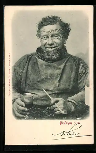 AK Boulogne-sur-Mer, Fischer mit Pfeife bei einem Glas Wein