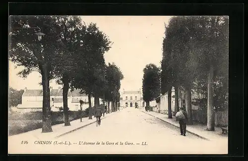 AK Chinon, Avenue de la Gare et la Gare, Bahnhof