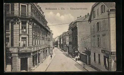 AK Mülhausen, Illzacherstrasse mit Gasthaus zum Bratwurstglöckle