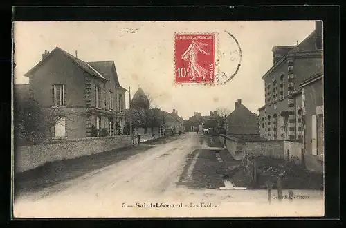 AK Saint-Léonard, Les Ecoles