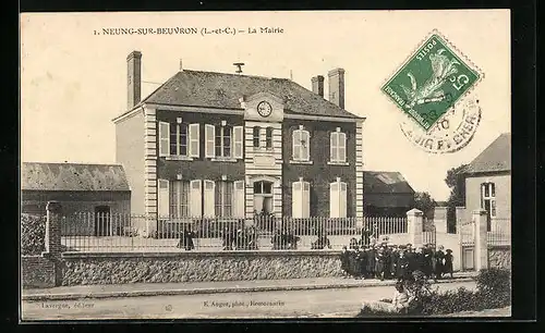 AK Neung-sur-Beuvron, La Mairie