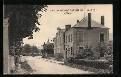 AK Saint-Amand-De-Vendome, La Mairie