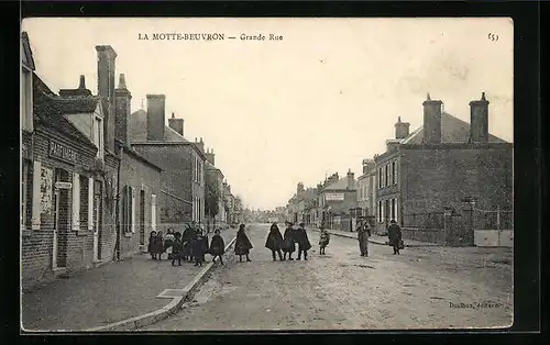AK La Motte-Beuvron, Grande Rue