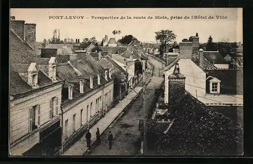 AK Pont-Levoy, Perpective de la route de Blois, prise de l`Hotel de Ville