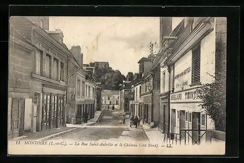 AK Montoire, La Rue Saint-Autrille et la Chateau