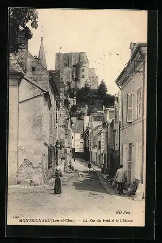 AK Montrichard, La Rue du Pont et le Chateau