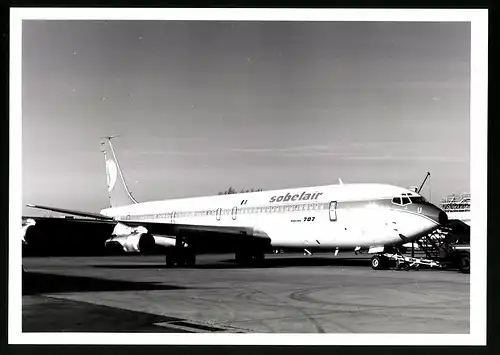 Fotografie Flugzeug Boeing 707, Passagierflugzeug der Sobelair