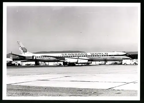 Fotografie Flugzeug Douglas DC-8, Passagierflugzeug der Seabord World