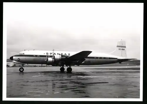 Fotografie Flugzeug Douglas DC-7, Passagierflugzeug der Spantax, Kennung EC-BBK