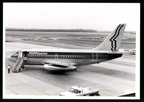 Fotografie Flugzeug Boeing 737, Passagierflugzeug der Peoplexpress, Kennung N402PE