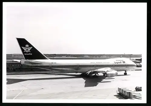 Fotografie Flugzeug Boeing 747 Jumbojet, Passagierflugzeug der Saudi Arabian Airlines, Kennung HZ-AIC