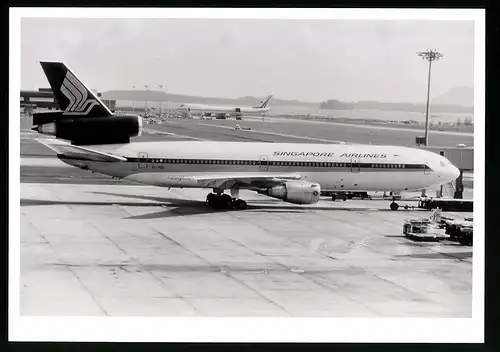 Fotografie Flugzeug Douglas DC-10, Passagierflugzeug der Singapore Airlines, Kennung 9V-SOD