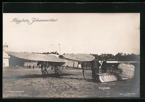 Foto-AK Sanke Nr.: Berlin-Johannisthal, Flughafen, Flugpionier Pégoud bei seinem Flugzeug