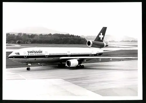 Fotografie Flugzeug Douglas DC-10, Passagierflugzeug der Swissair, Kennung HB-IHA