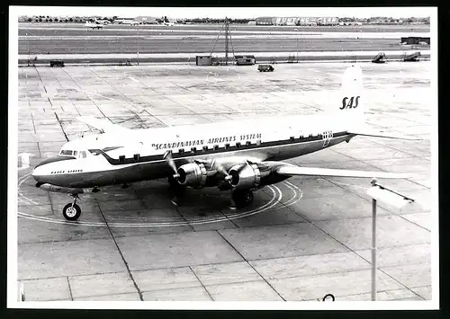 Fotografie Flugzeug Douglas DC-6, Passagierflugzeug der SAS, Kennung OY-KMI