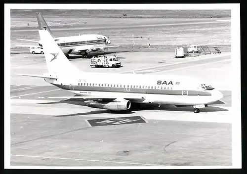 Fotografie Flugzeug Boeing 737, Passagierflugzeug der SAA, Kennung CS-TEU