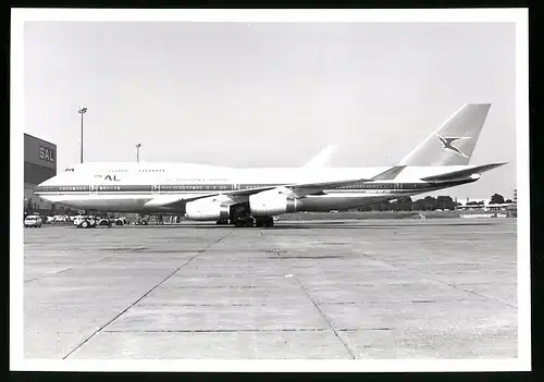 Fotografie Flugzeug Boeing 747 Jumbojet, Passagierflugzeug der SAL, Kennung ZS-SAV