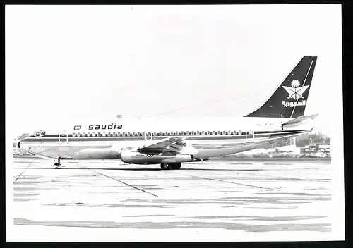 Fotografie Flugzeug Boeing 737, Passagierflugzeug der Saudia, Kennung HZ-AGP