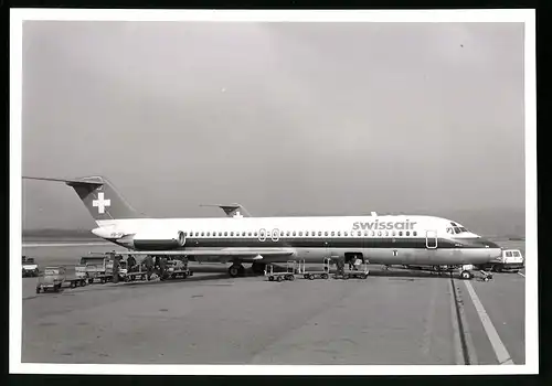 Fotografie Flugzeug Douglas DC-9, Passagierflugzeug der Swissair, Kennung HB-IFH