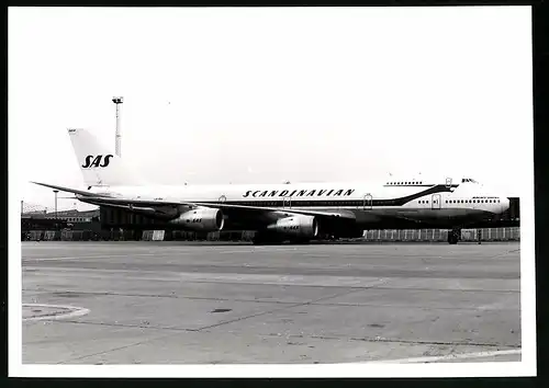 Fotografie Flugzeug Boeing 747 Jumbojet, Passagierflugzeug der SAS, Kennung LN-RNA