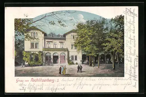 AK Rochlitz, Spaziergänger vorm Gasthaus Rochlitzerberg