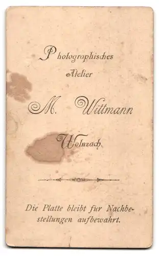 Fotografie M. Wittmann, Wolnzach, Modisch gekleideter Herr mit Taschenuhr