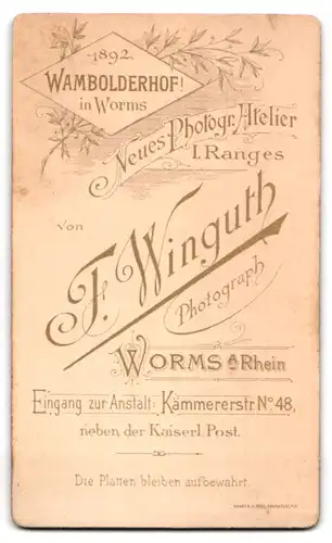 Fotografie F. Winguth, Worms a. Rhein, Kämmererstr. 48, Ältere Dame mit Kragenbrosche