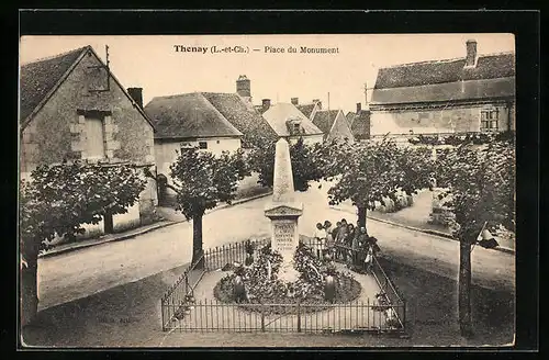 AK Thenay, Place du Monument