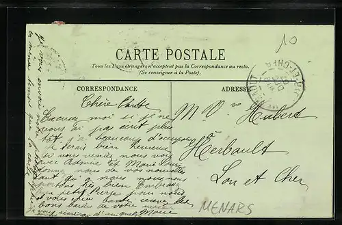AK Mesnars, Le Château, Cour intérieure