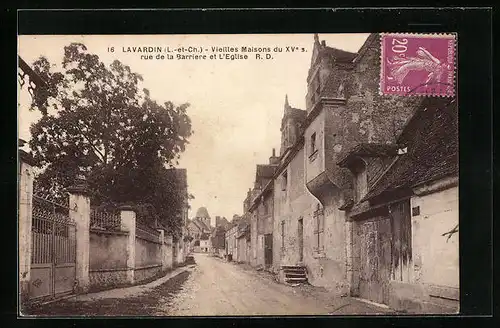 AK Lavardin, Vieilles Maisons du XVe s. rue de la Barrière et l`Eglise