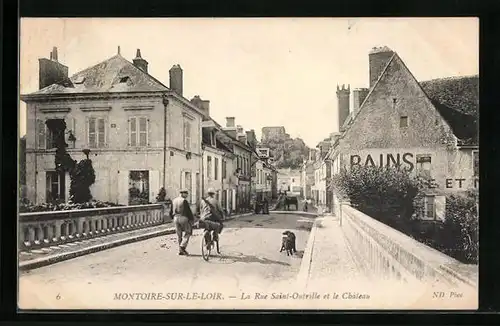 AK Montoire, La Rue Saint-Outrille et le Chateau