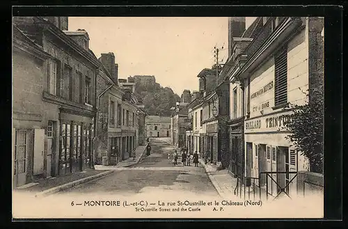 AK Montoire, La Rue St-Oustrille et le Château