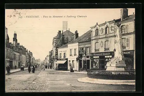 AK Vendome, Place du Monument et Faubourg Chartrain