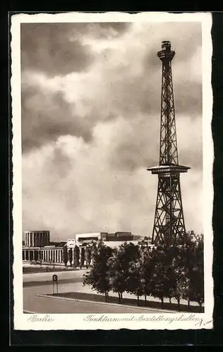 AK Berlin, Funkturm mit Ausstellungshallen