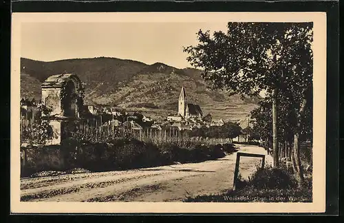 AK Weissenkirchen i. d. Wachau, Bildstock am Wegrand