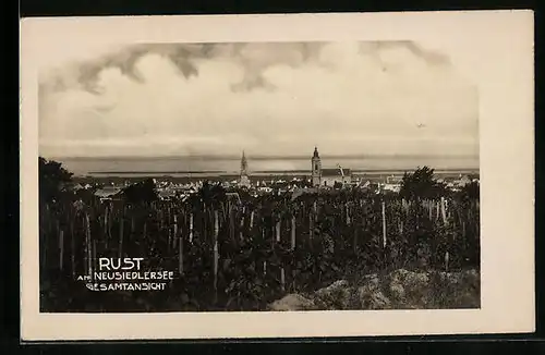 AK Rust am Neusiedlersee, Gesamtansicht mit See