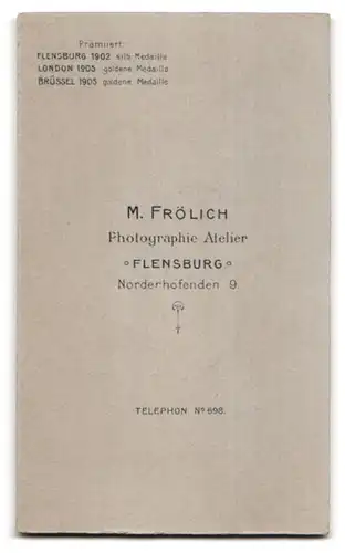 Fotografie M. Frölich, Flensburg, Norderhofenden 9, Portrait charmanter junger Mann mit Schnurrbart