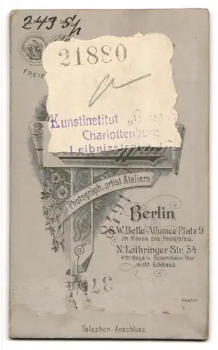 Fotografie Max Steffens, Berlin-SW, Belle-Alliance Platz 9, Elegant gekleideter Herr mit Schnauzbart