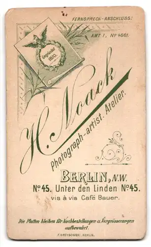 Fotografie H. Noack, Berlin-NW, Unter den Linden 45, Junger Herr im Anzug mit Fliege