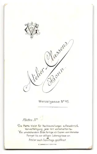 Fotografie Gustav de Vos, Bonn a /Rh., Wenzelgasse 45, Elegant gekleideter Herr mit Krawatte