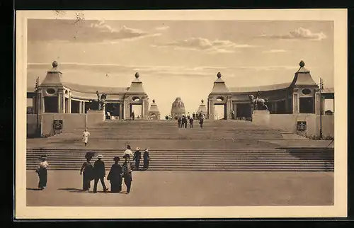 AK Leipzig, Internationale Baufachausstellung mit Sonderausstellungen 1913, Treppenanlage der Strasse des 18. Oktobers