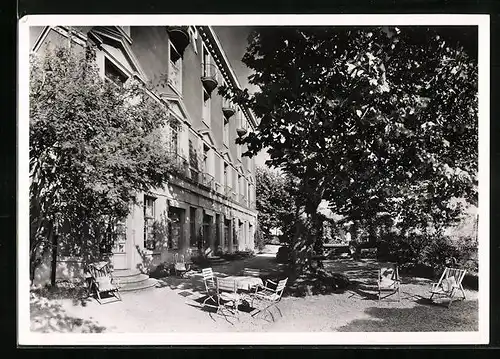 AK Lugano, Hotel Ariana, Sonniger Winkel im Garten