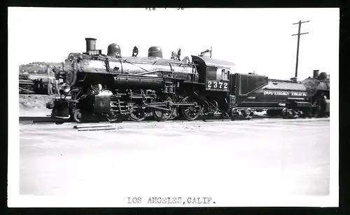 Fotografie unbekannter Fotograf, Ansicht Los Angeles / CA, Dampflok Nr. 2372 der Southern Pacific, Eisenbahn USA