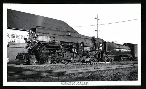 Fotografie E. Giffin, San Pedro, Ansicht Modesto / CA, Dampflok Nr. 2491 der Southern Pacific, Eisenbahn USA