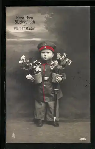 AK Kleiner Soldat mit Blumentöpfen