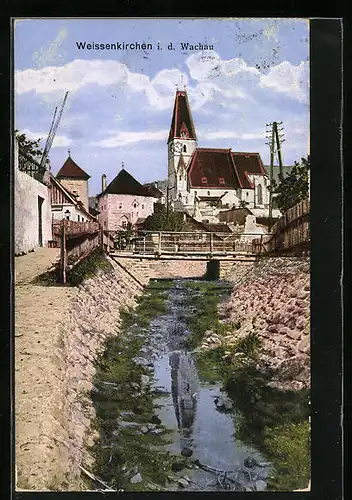 AK Weissenkirchen /Wachau, Blick vom Fluss zur Kirche