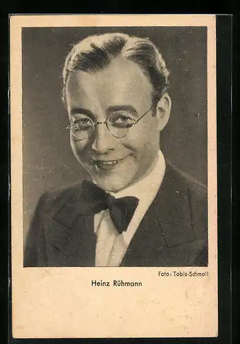 AK Schauspieler Heinz Rühmann als junger Mann mit Brille