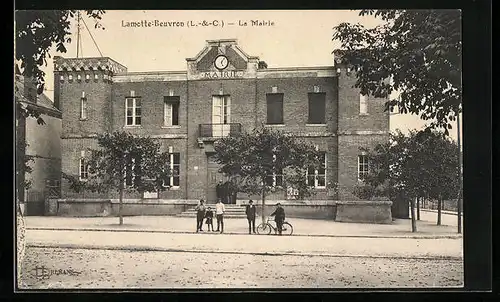 AK La Motte-Beuvron, La Mairie
