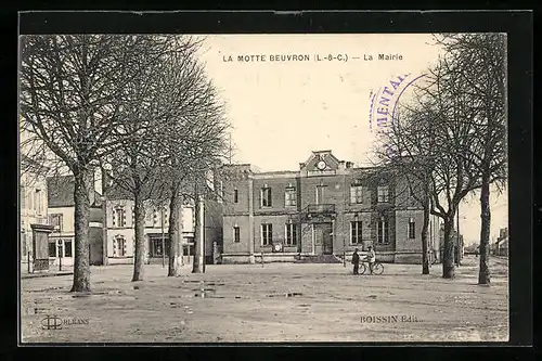 AK La Motte-Beuvron, La Mairie