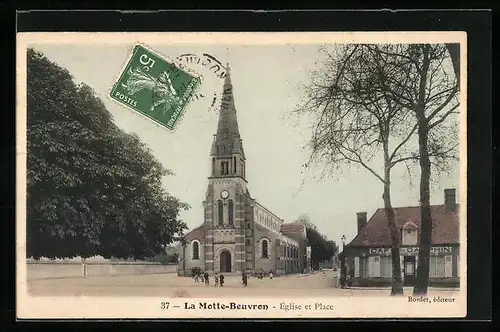 AK La Motte-Beuvron, Eglise et Place